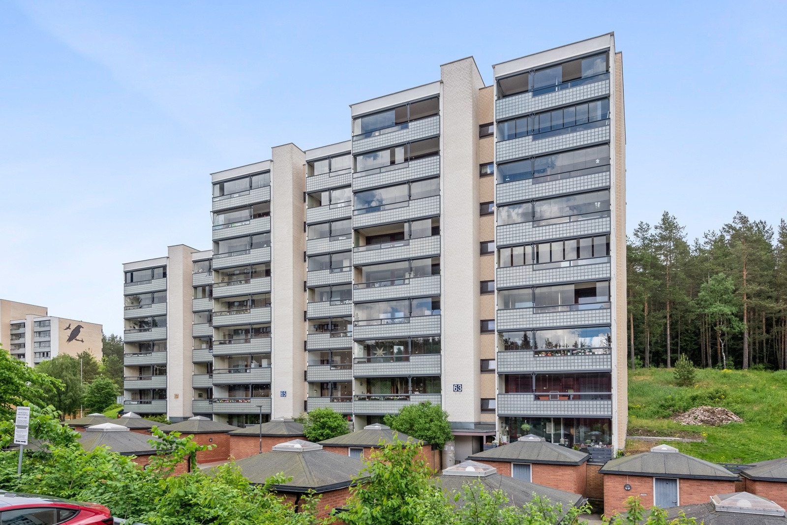 Boligen ligger grønt og flott til på Romsås i et veldrevet og populært borettslag. Galleribilde