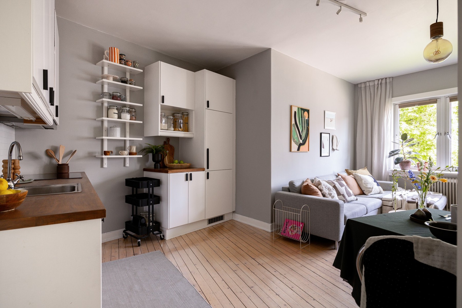 Leiligheten er svært kvadratsmart og virker større enn sine kvadratmeter skulle tilsi. Galleribilde