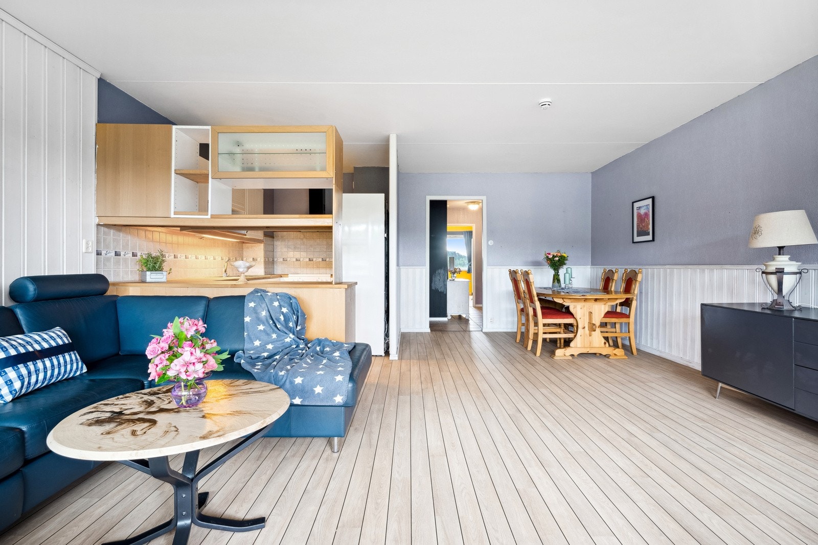 Stue med god plass for sofagruppe. Galleribilde