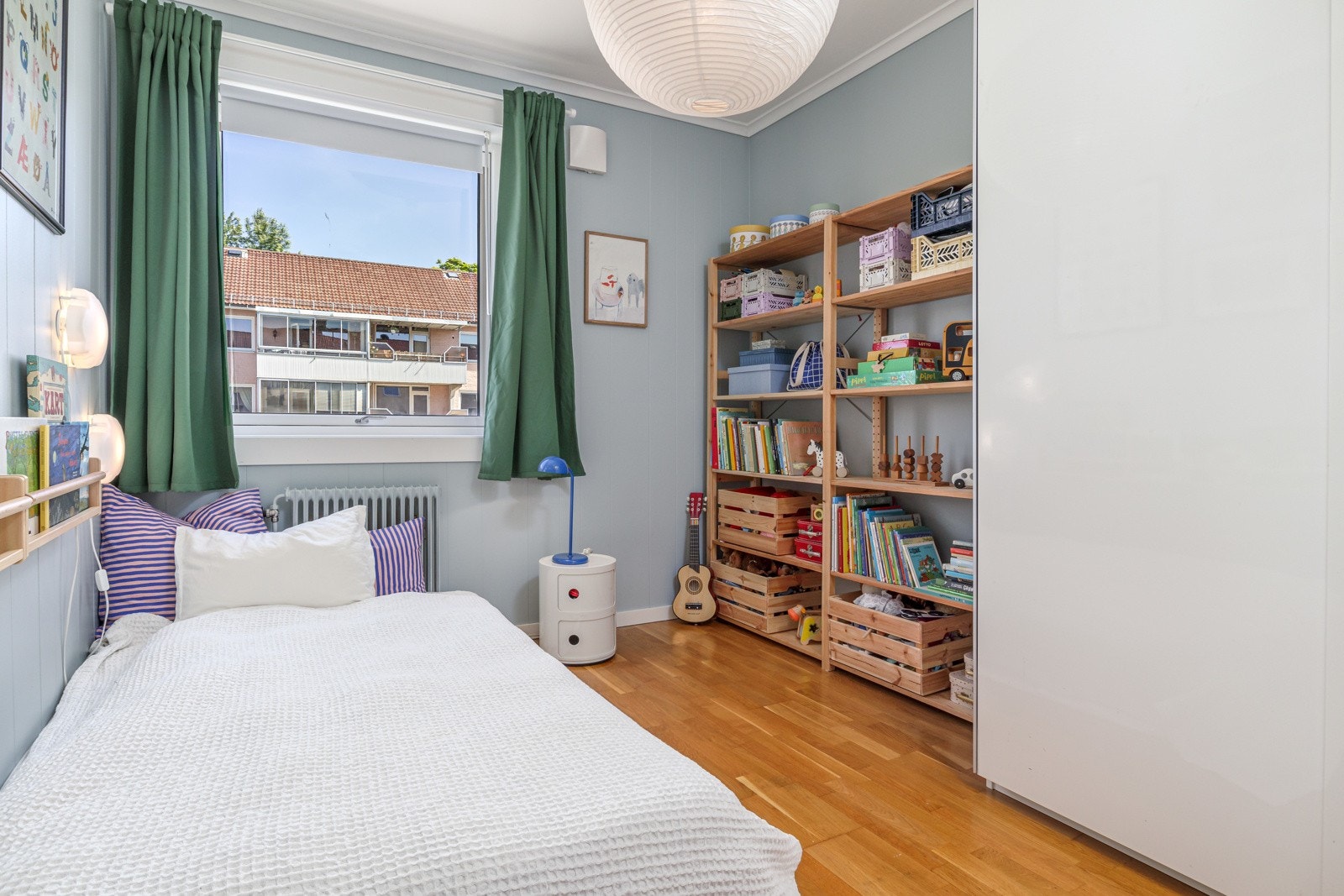 Soverom 2 egner seg godt som barnerom, gjesterom og kontor. Galleribilde