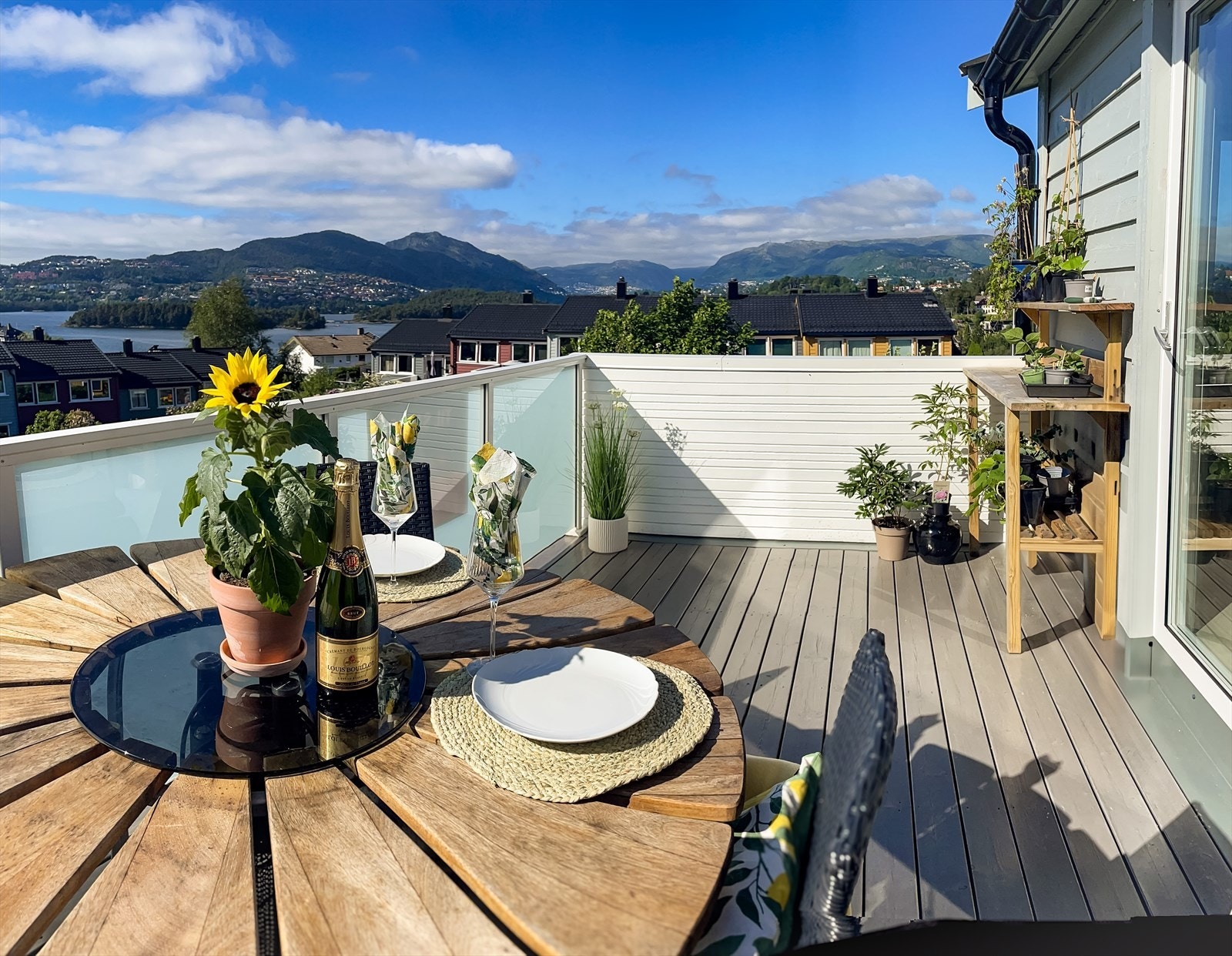 Velkommen til Nordåsgrenda 86B, presentert av Oda Emilie Roa v/ Eiendomsmegler Vest. Galleribilde