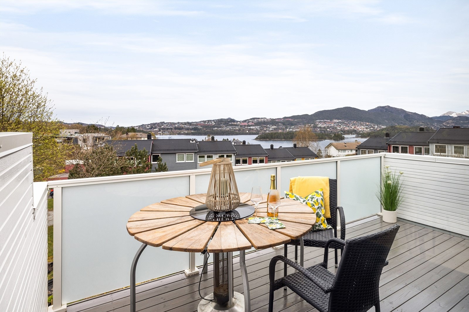 Flott balkong av god størrelse. Galleribilde