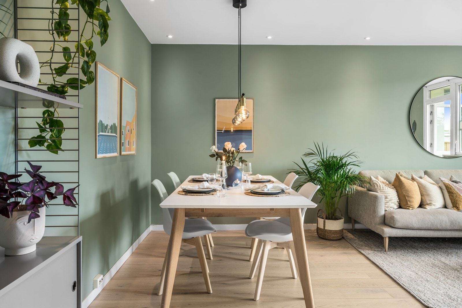 Plass til spisebord for både 4-8 personer. Galleribilde
