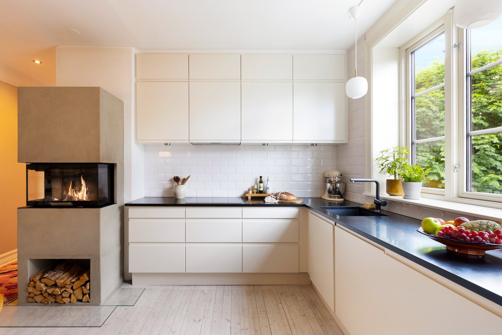 Dette er et vakkert hjem med en stilren og delikat fremtoning. Galleribilde