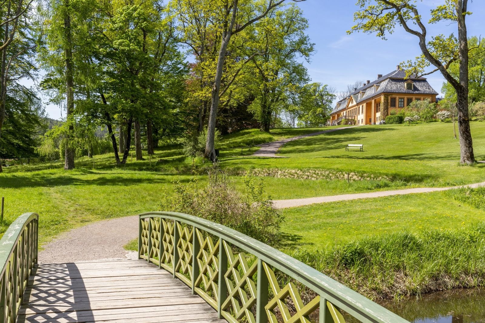 Flotte turstier fra Mærradalen rett nedenfor borettslaget og opp til vakre Bogstad Gård med åpen cafe. Galleribilde