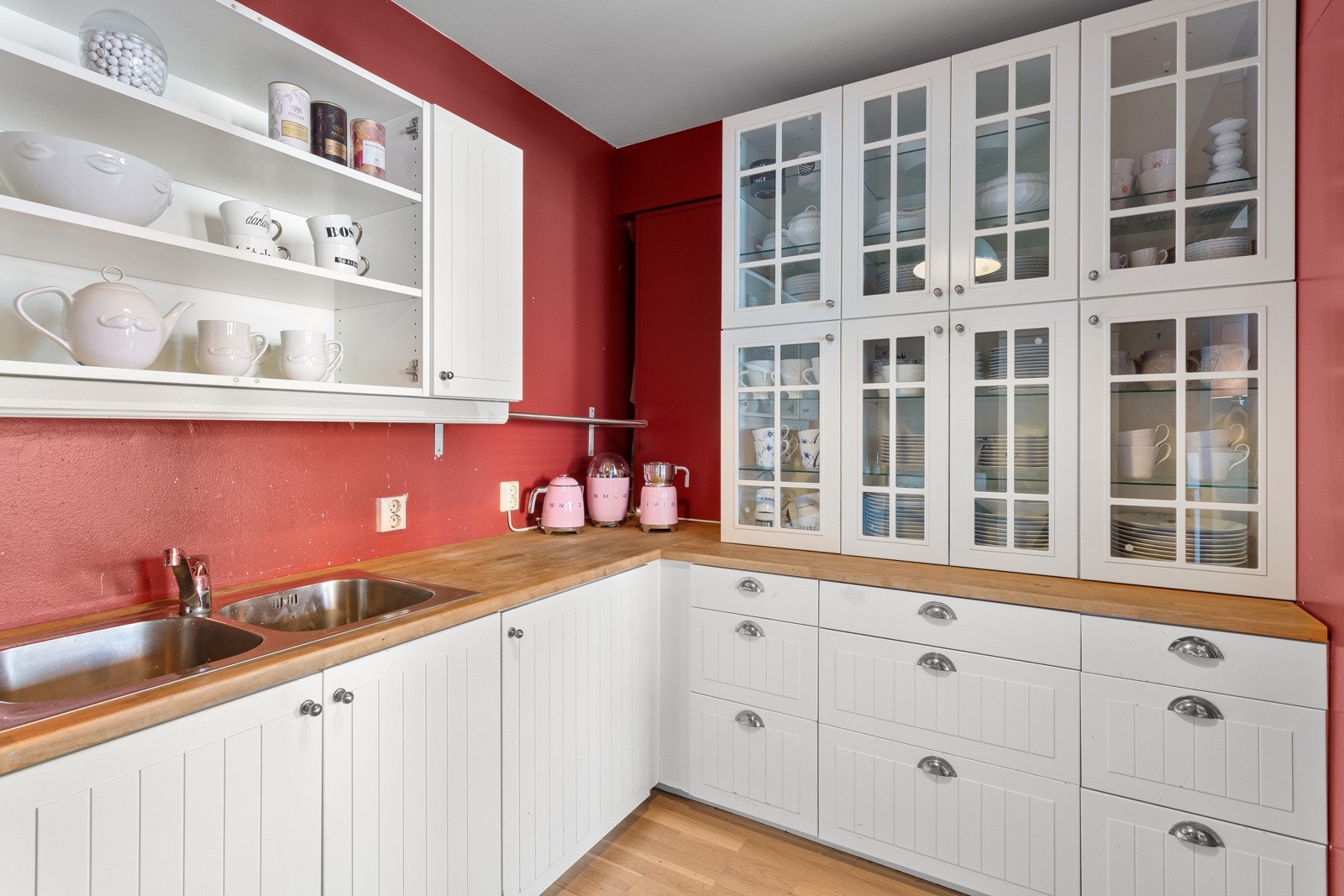 Arbeidssonen er praktisk og det er godt med skapplass. Galleribilde