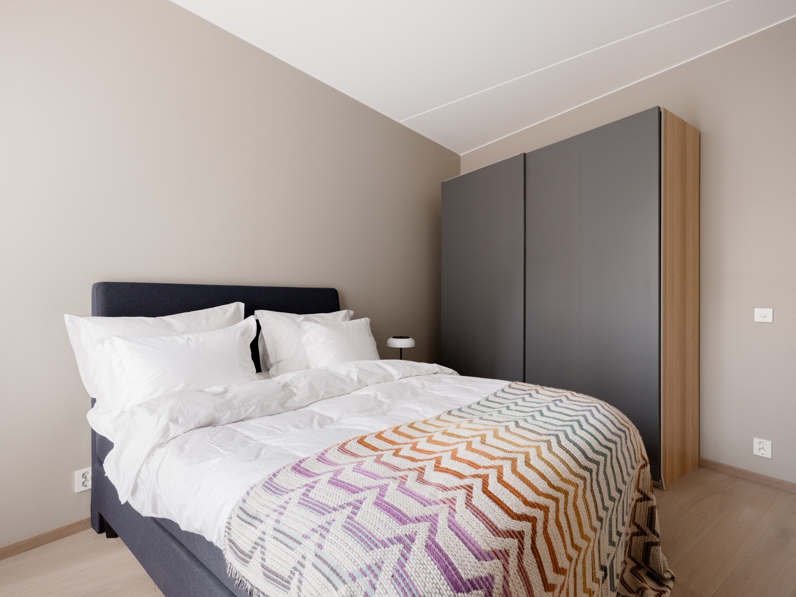 God plass til garderobe. Galleribilde