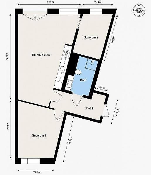 Gjennomgående planløsning i en høy 2. etasje med store, sosiale oppholdsrom og 2 gode soverom. Galleribilde