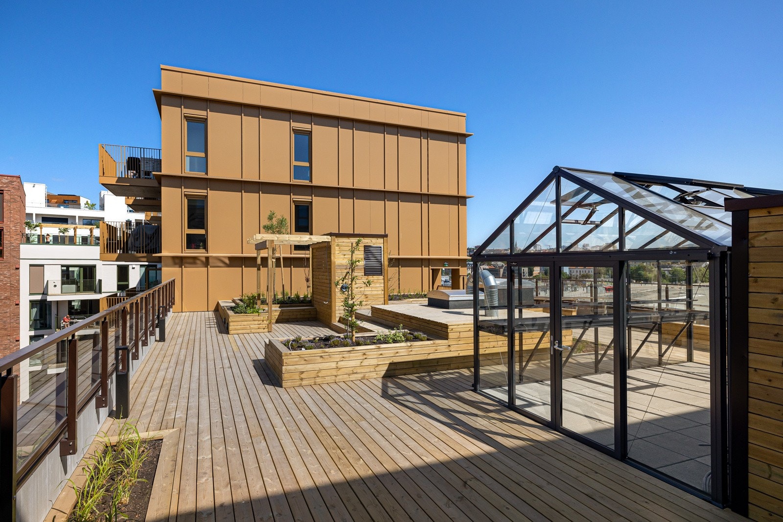 I tillegg til parsellen er det også en flott, opparbeidet felles takterrasse. Galleribilde