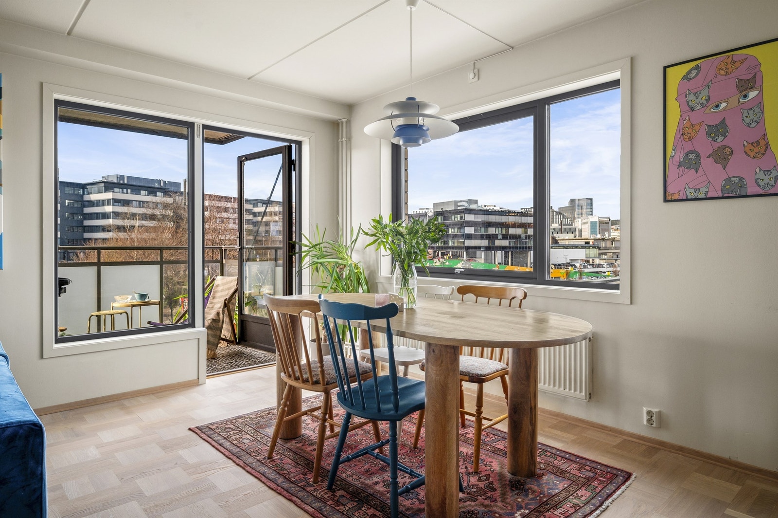 Fra stuen er det adkomst til en herlig balkong på 7 kvm. Galleribilde