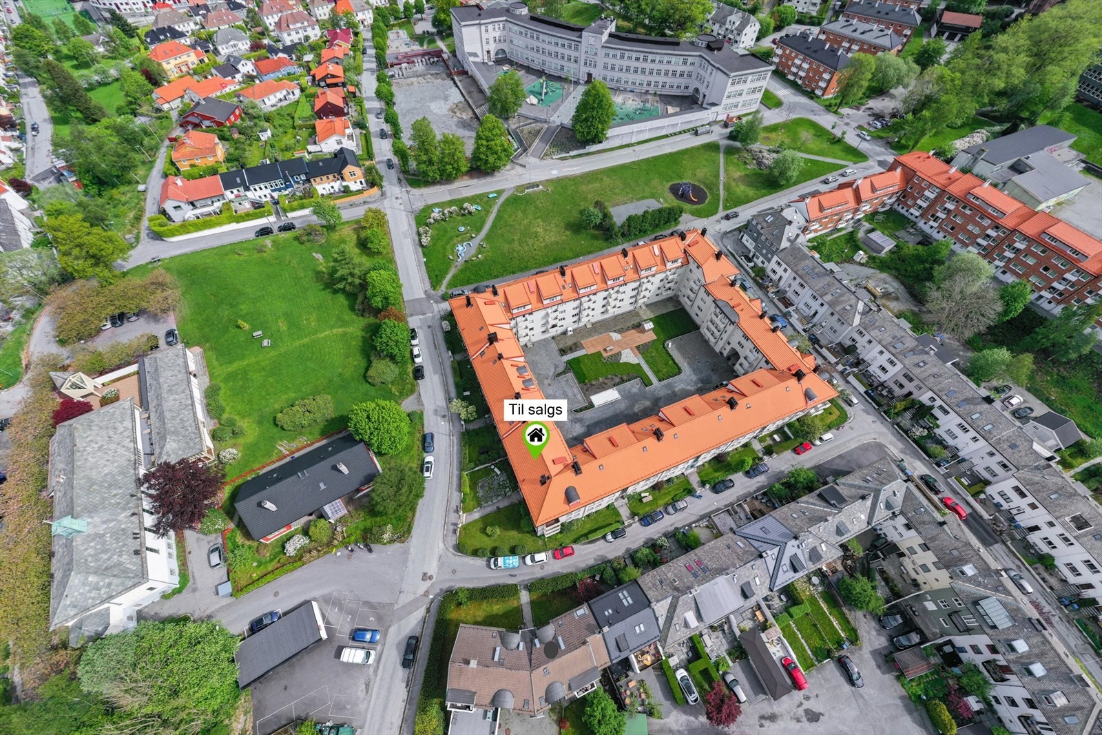 Himladronen. Galleribilde