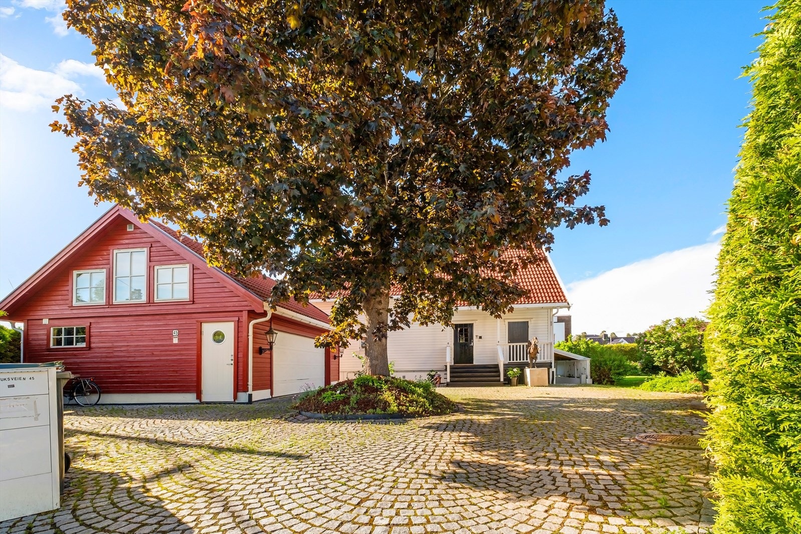 Boligen er godt vedlikeholdt og fremstår som meget pen Galleribilde