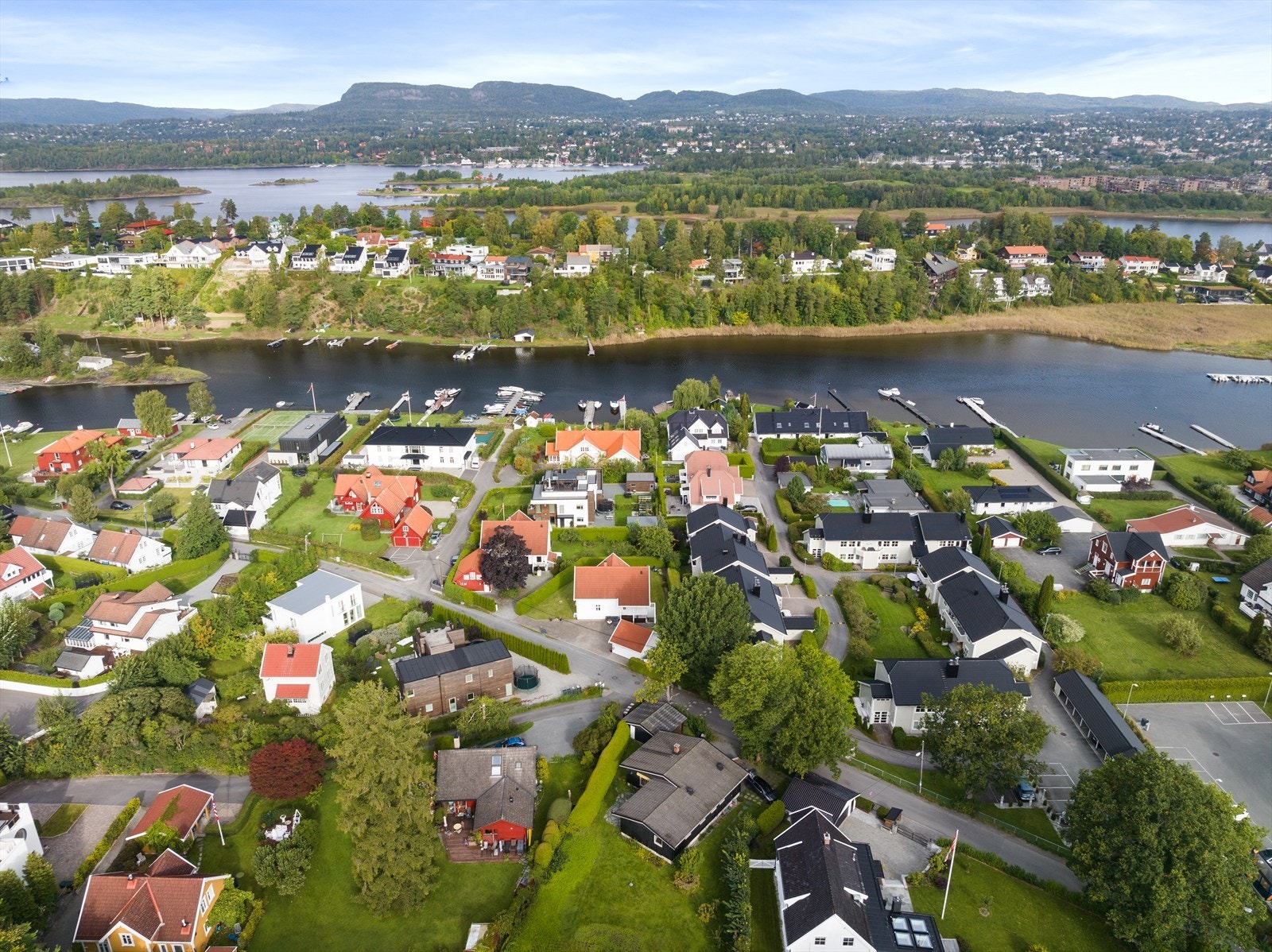 Særdeles attraktiv beliggenhet i villaområde ytterst på Snarøya/Hundsundet Galleribilde