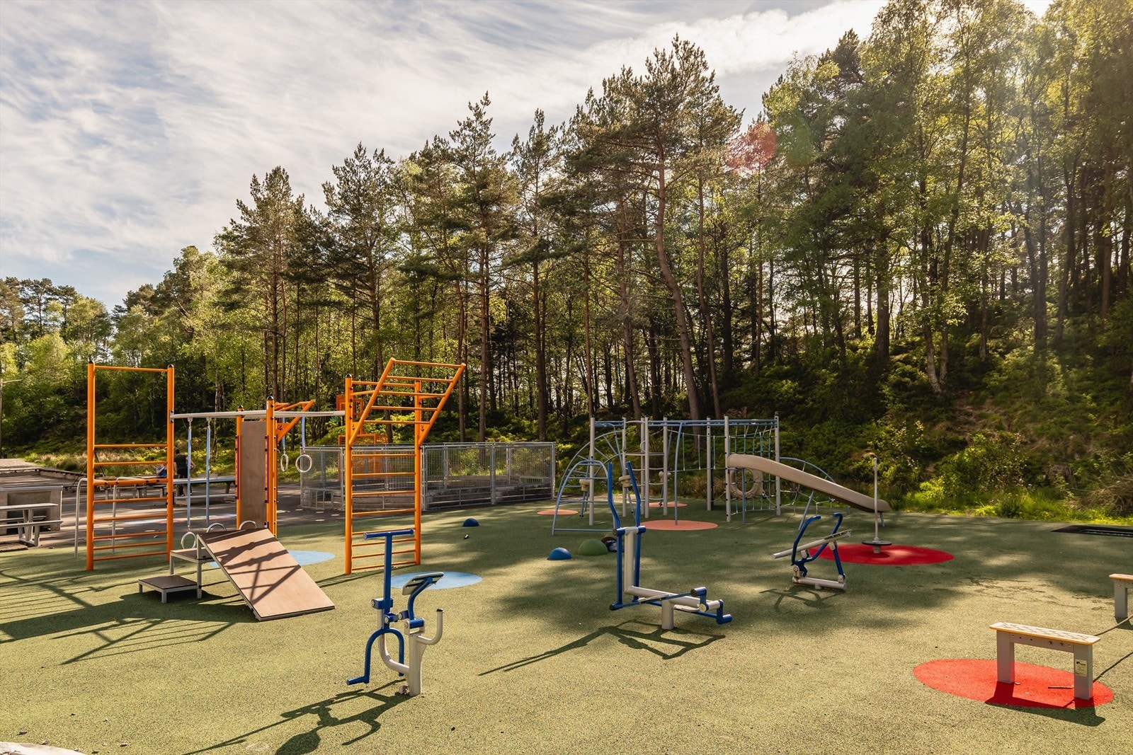- Nylig oppgradert lekeplass for barna! - Galleribilde