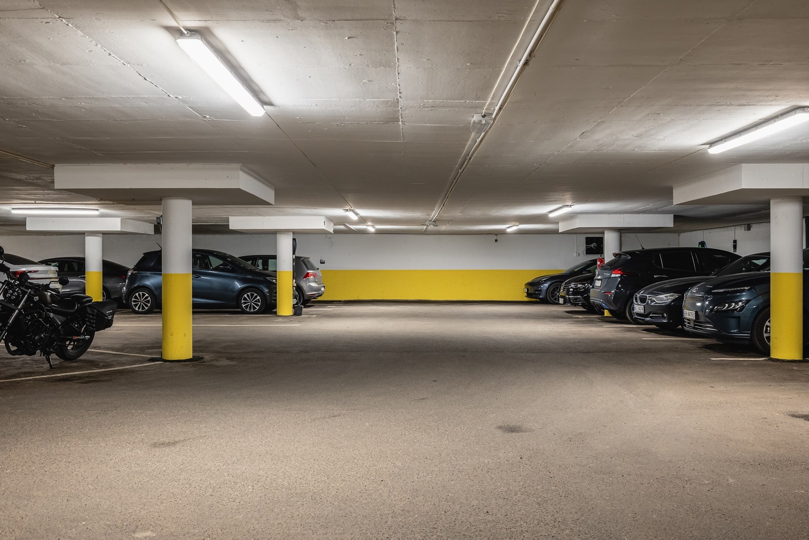 - Muligheter for fast parkeringsplass eller leie av garasje etter venteliste, kontakt styret for informasjon - Galleribilde