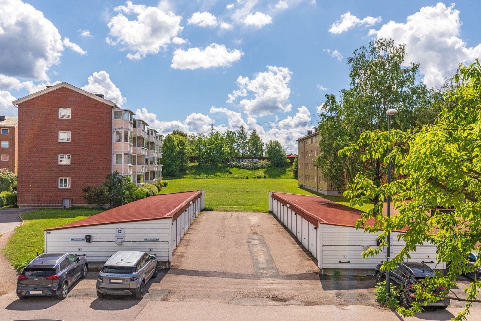 Balkongen blir en naturlig forlengelse av stuen med god plass. Galleribilde