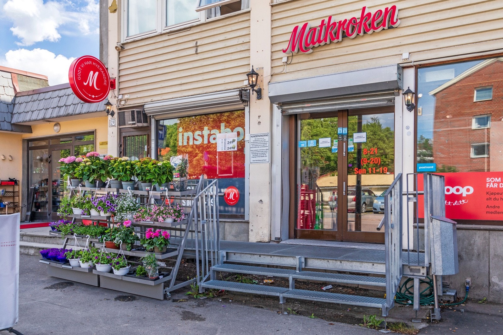 Kort avstand til det du trenger av matbutikker, treningsmuligheter og andre servicetilbud. Galleribilde