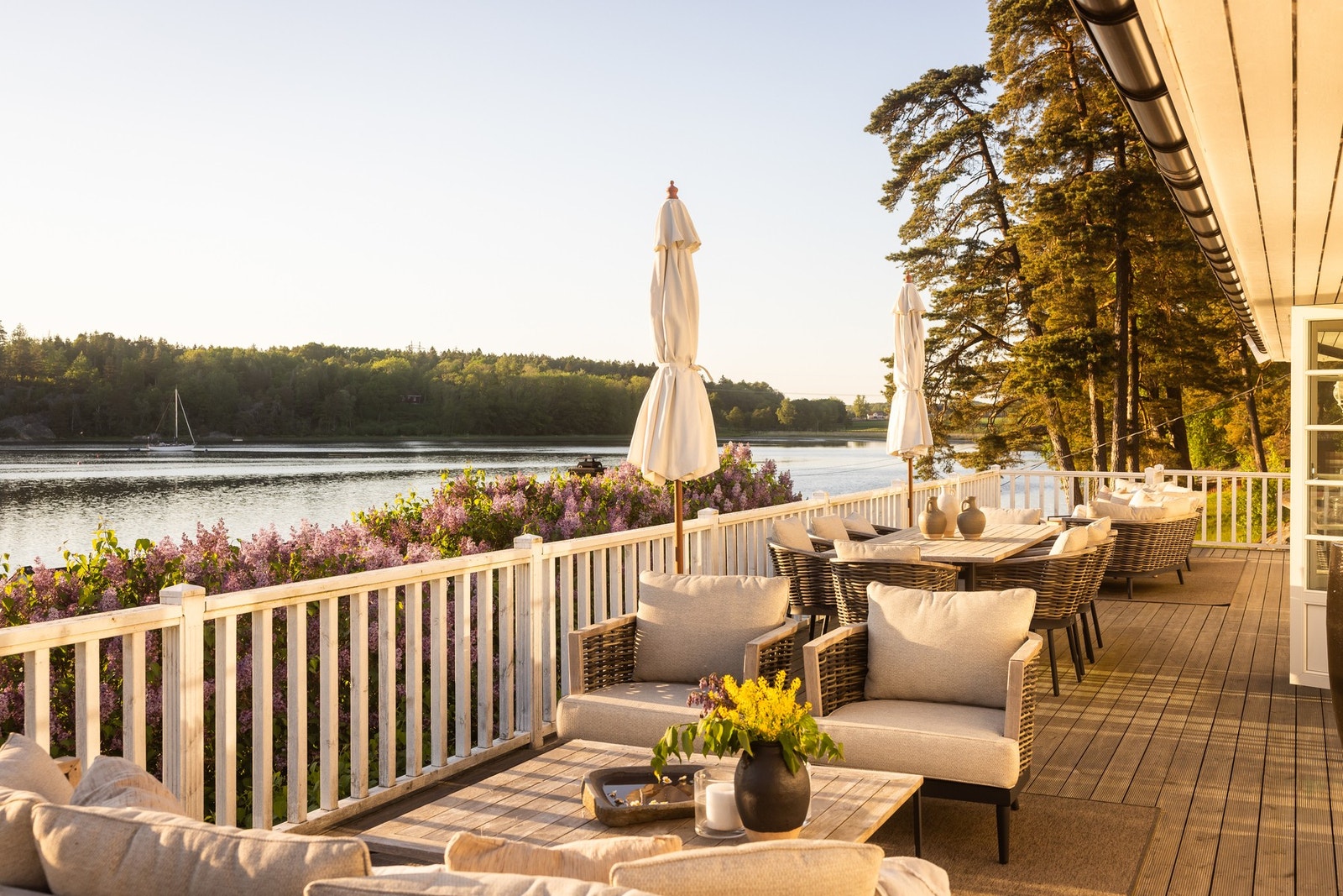 Terrasse på hele 57kvm med gode solforhold gjennom dagen. Galleribilde