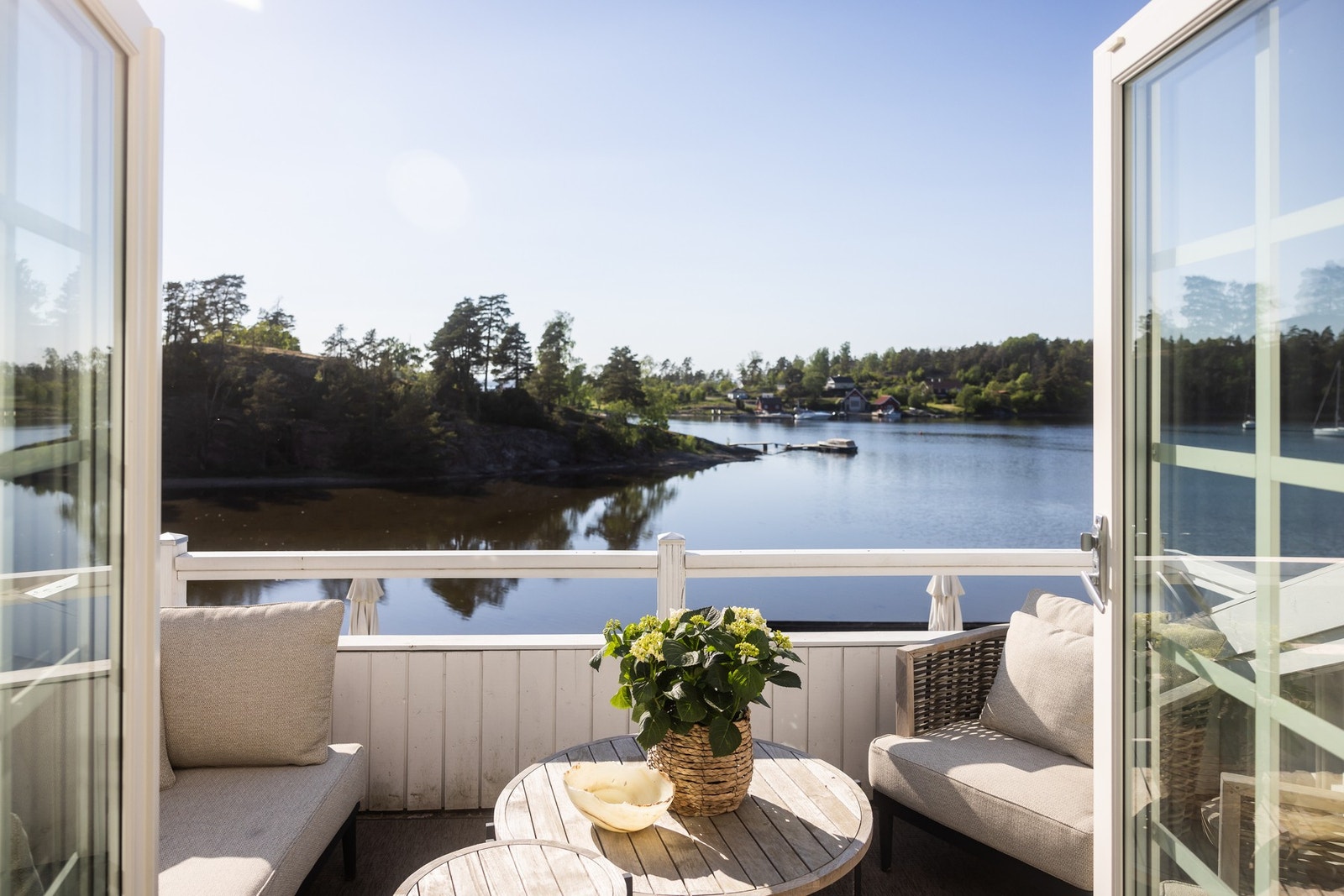 Balkong på ca. 10kvm med nydelig fjordutsikt. Galleribilde