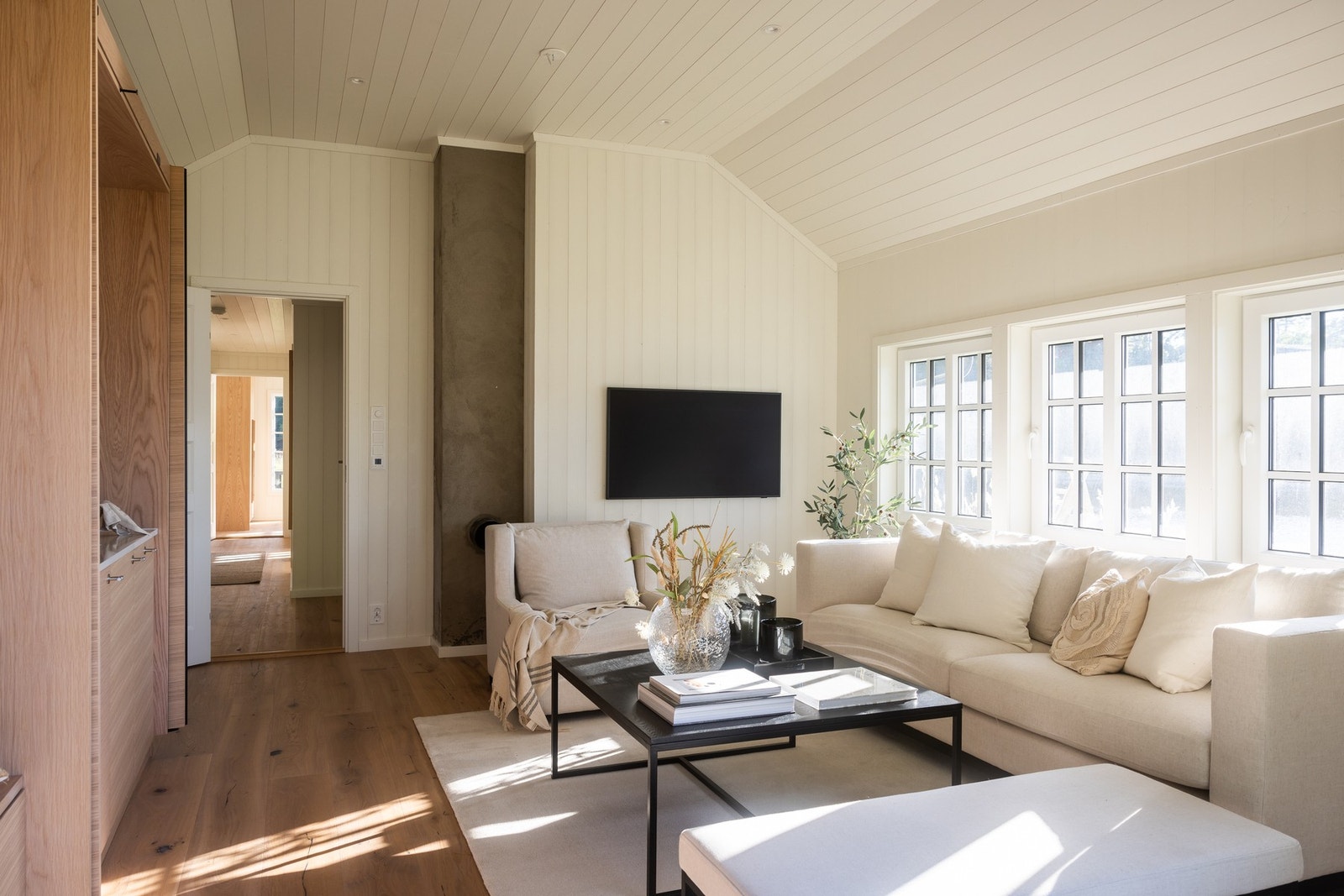 Rikelig med areal for sofagruppe. Galleribilde