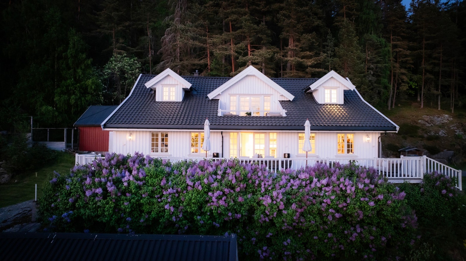 Stille og tilbaketrukket beliggenhet i Evjesundet. Galleribilde