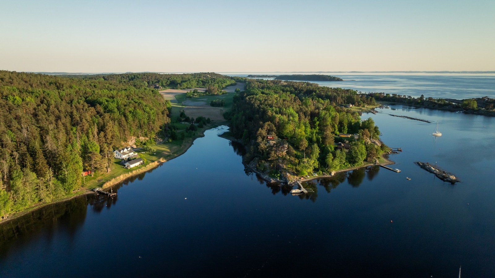 Tilbaketrukket og privat atmosfære. Galleribilde