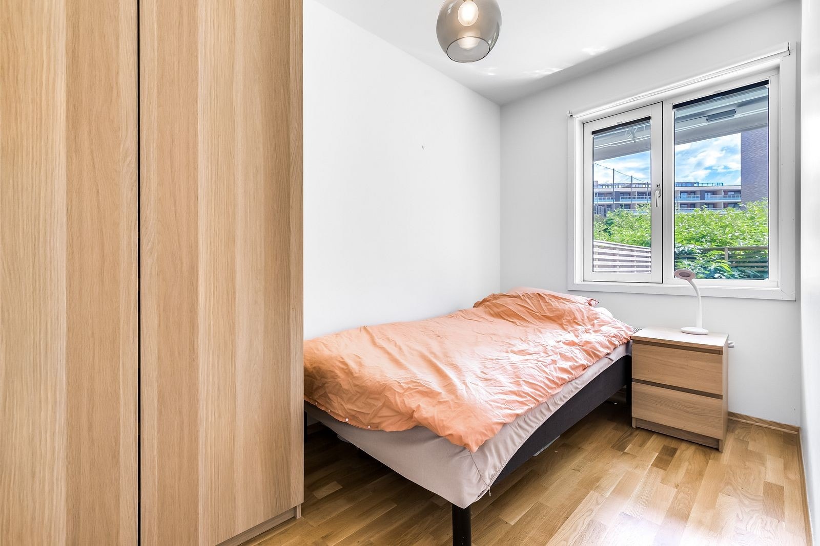 Soverom 2 - garderobeskap og seng medfølger Galleribilde