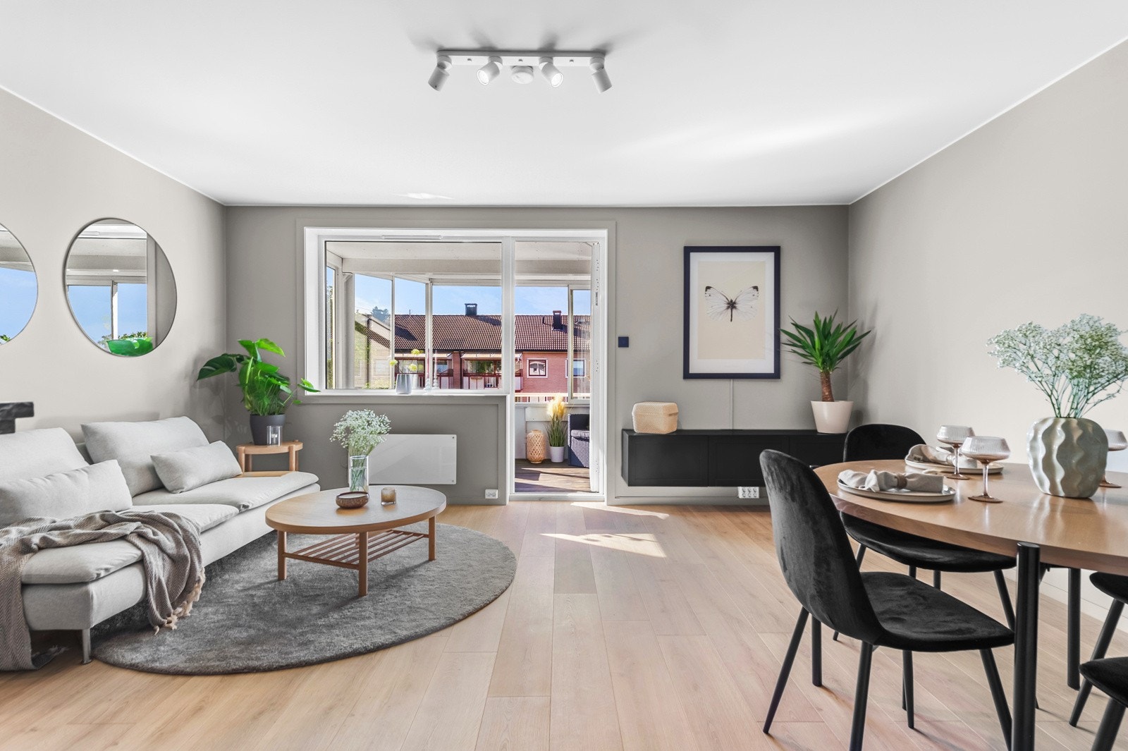 Mikkel Johnsen v/EIE Eiendomsmegling har gleden av å presentere Lambertseterveien 55! Galleribilde