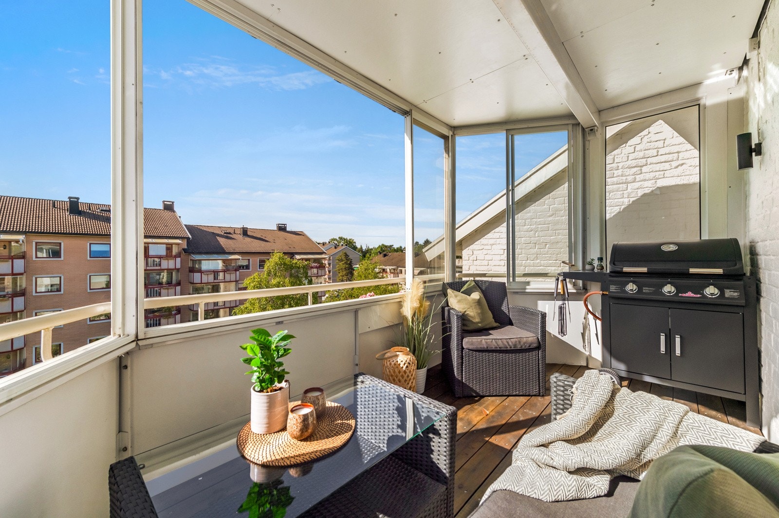 Det er tillatt med gass- eller elektrisk grill. Galleribilde