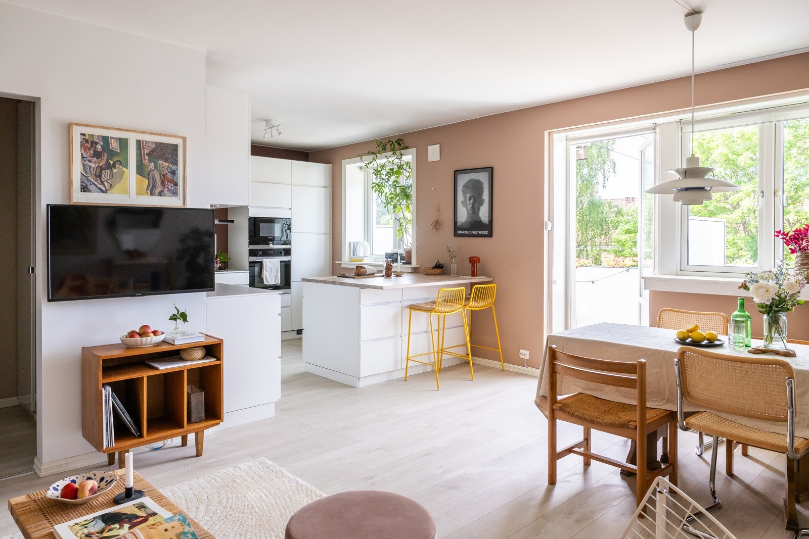 Attraktiv 3-roms toppleilighet med solrik balkong 8,4 kvm . Galleribilde