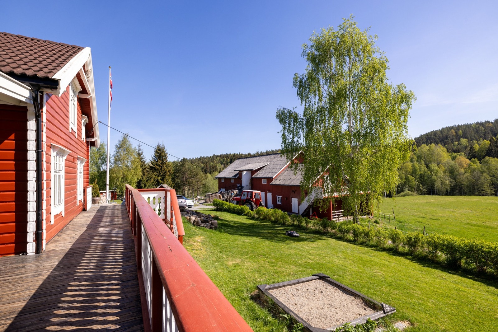 Veranda rundt huset Galleribilde