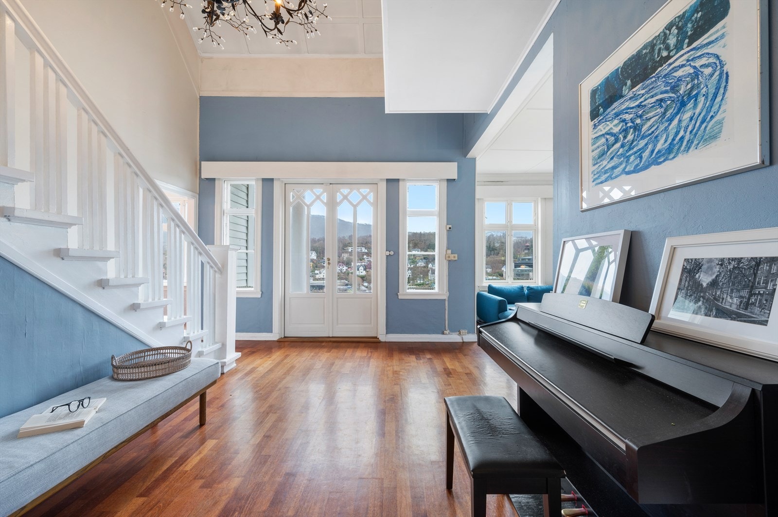 Hallen har vært dekorert med juletre på 4, 5 meter og selger beskriver det som en glede å samle storfamilien her i høytiden. Galleribilde