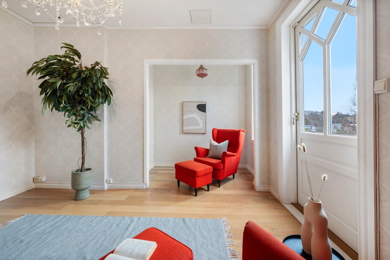 Rommet er av god størrelse, og er et perfekt sted til å lese en god bok. Galleribilde