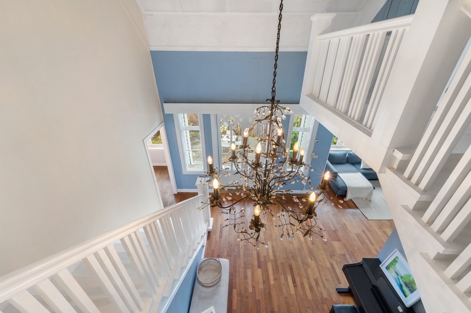 Takhøyden i hallen er på ca. 5,6 meter. Galleribilde