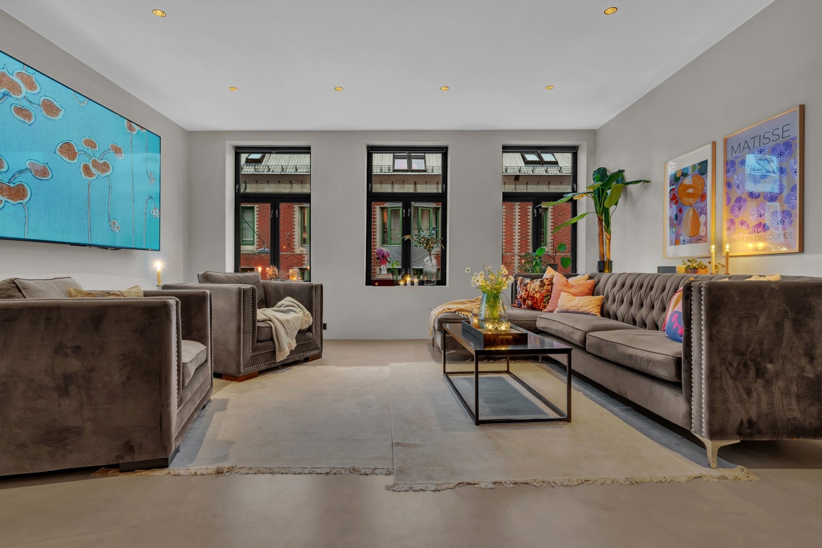 Stuen med kveldsstemning. Galleribilde