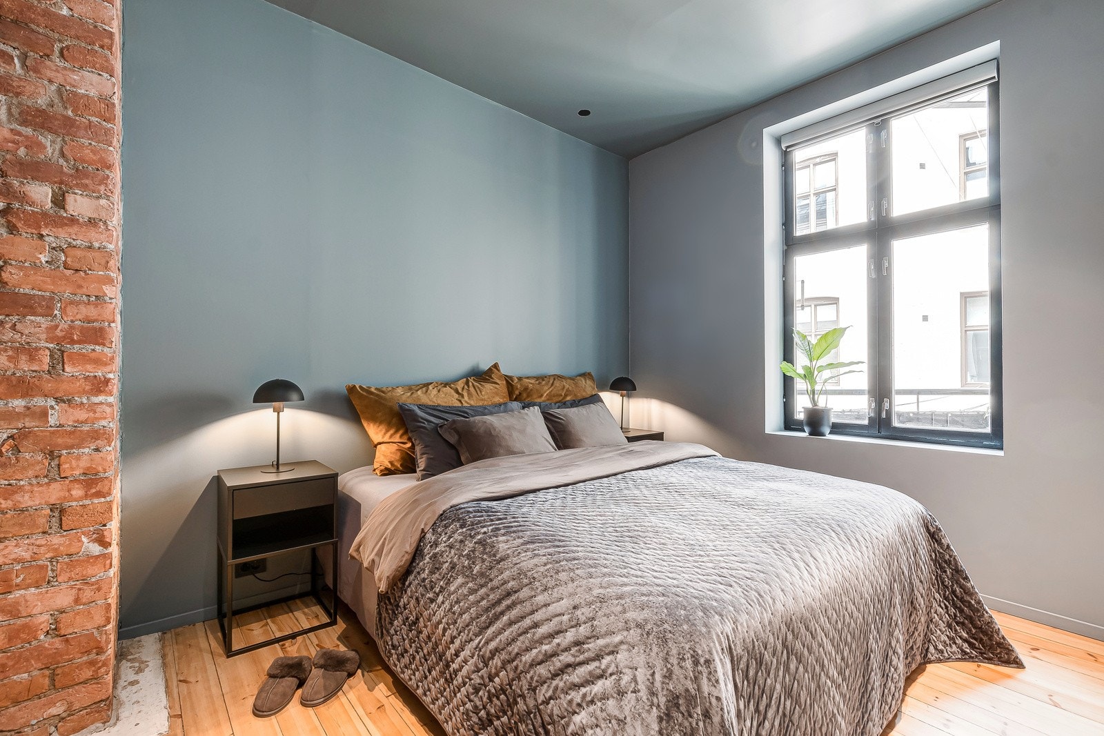 Stort hovedsomerom som ligger vendt mot bakgården. Galleribilde