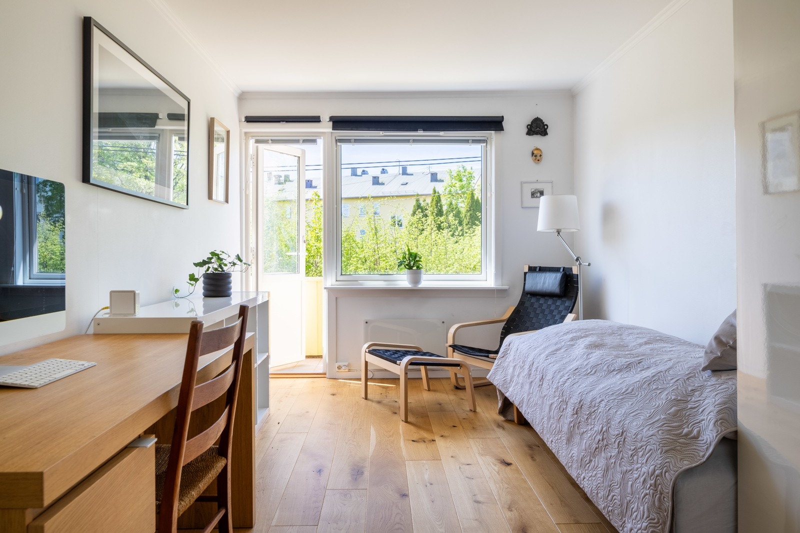 Det største soverommet har tilgang til en vestvendt balkong. Galleribilde