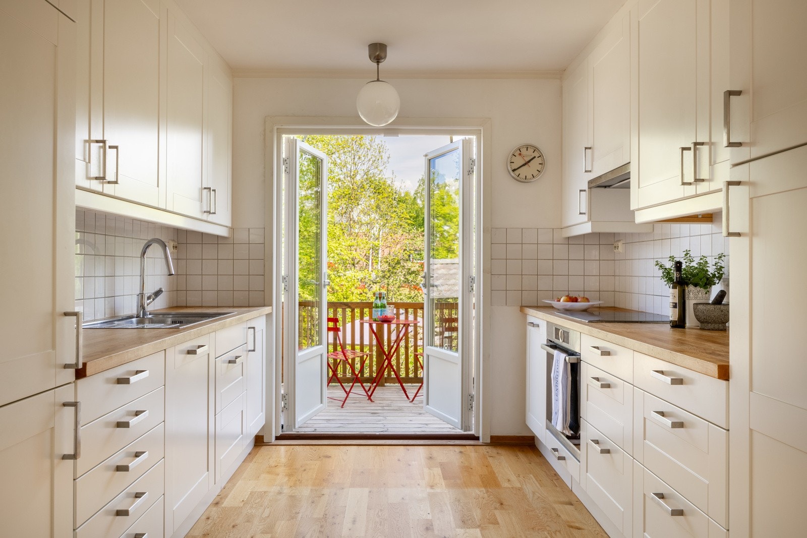 Her er alle hvitevarer integrerte og følger med salget. Galleribilde