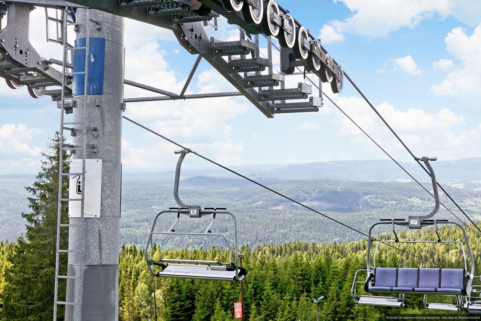 Tryvann med skibakke finner du helt på toppen. Galleribilde