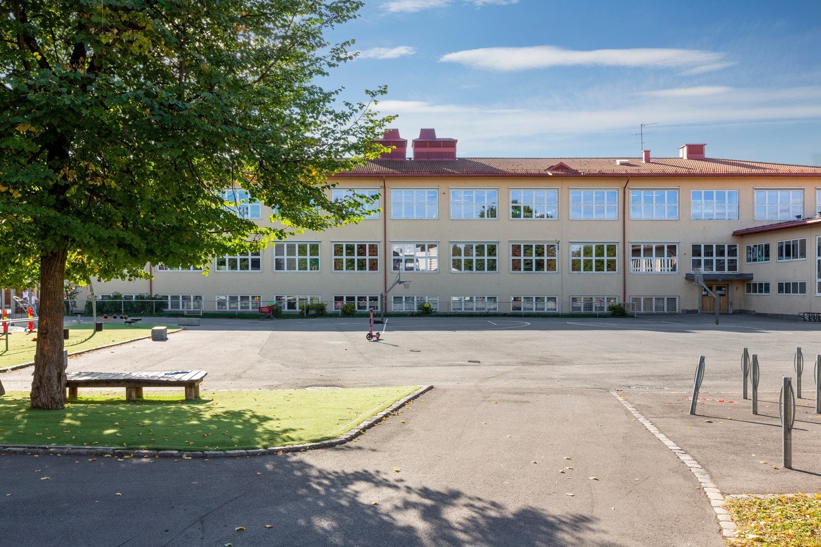 Boligen sogner til Huseby skole. Galleribilde