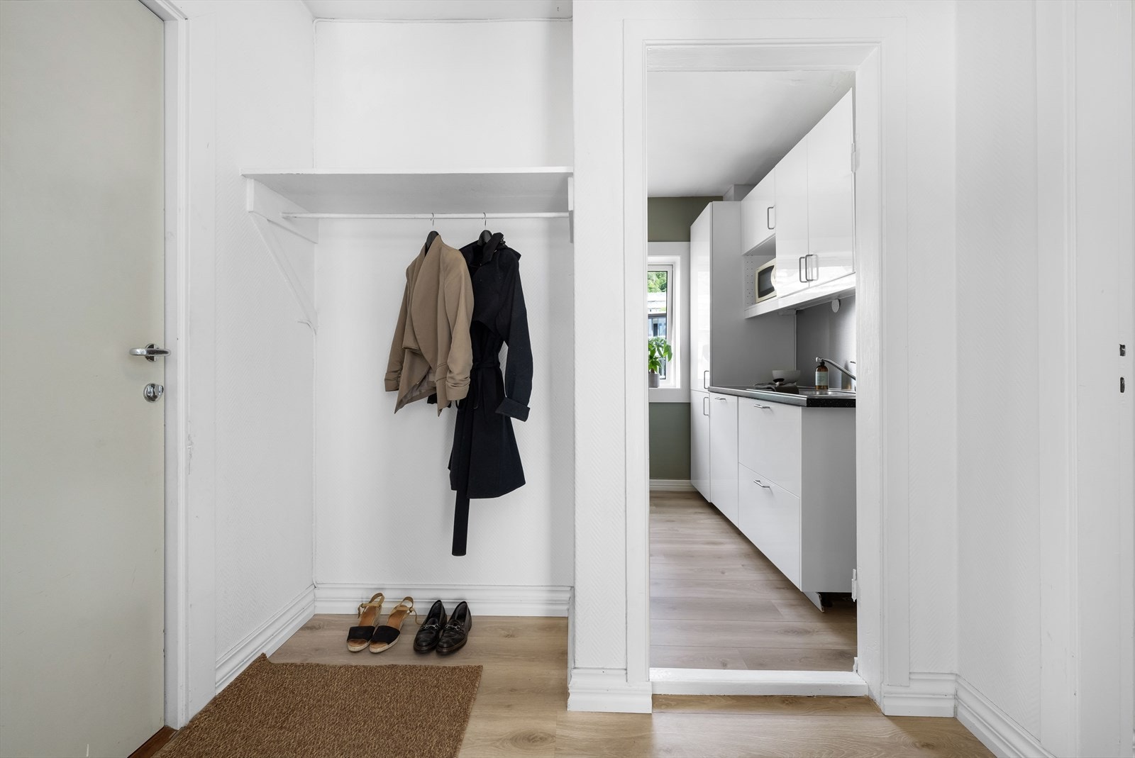Merk oppbevaringsmulighetene til ytterbekledning! Galleribilde