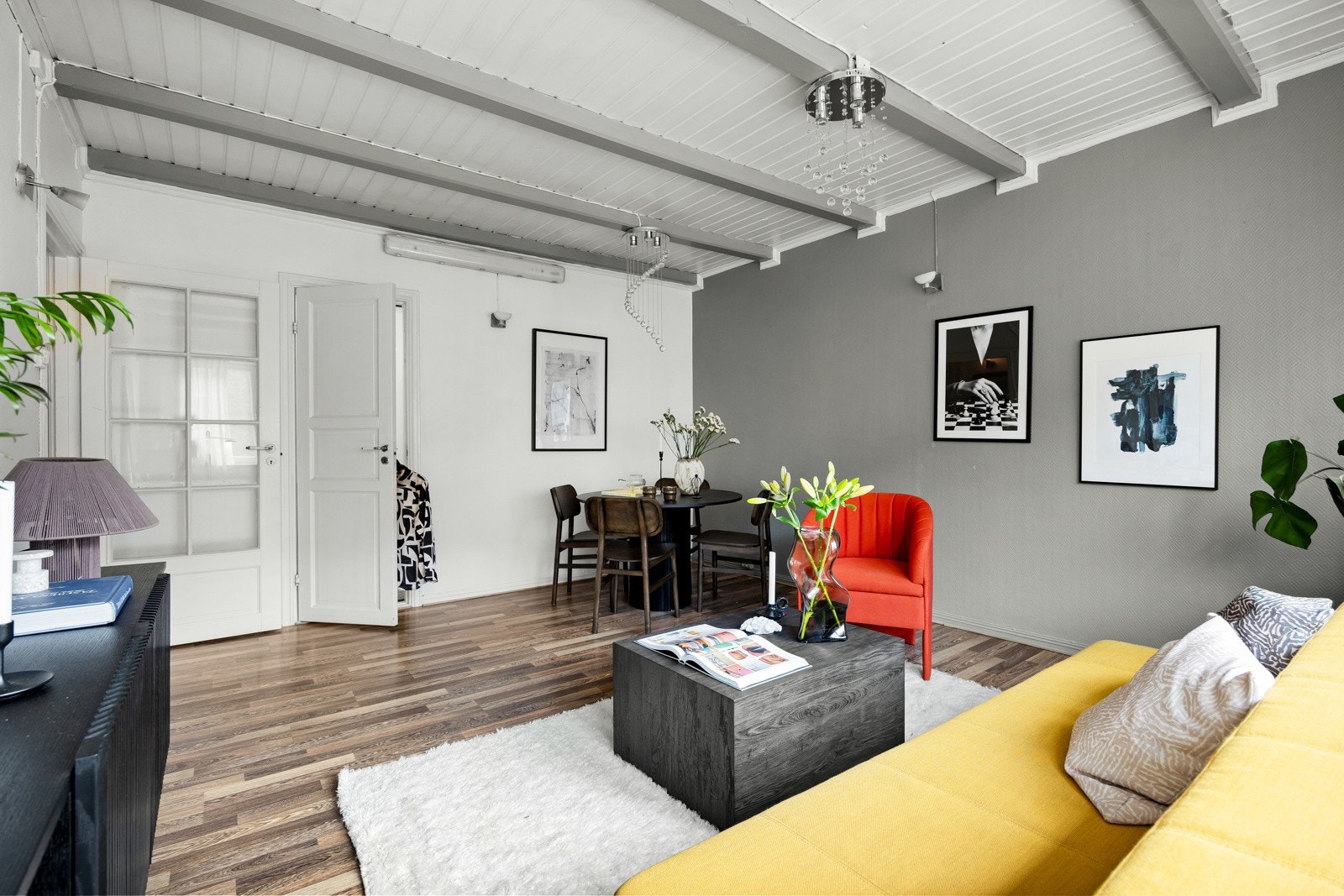 Dette er en lys og innbydende 1-roms selveierleilighet med flott beliggenhet. Galleribilde