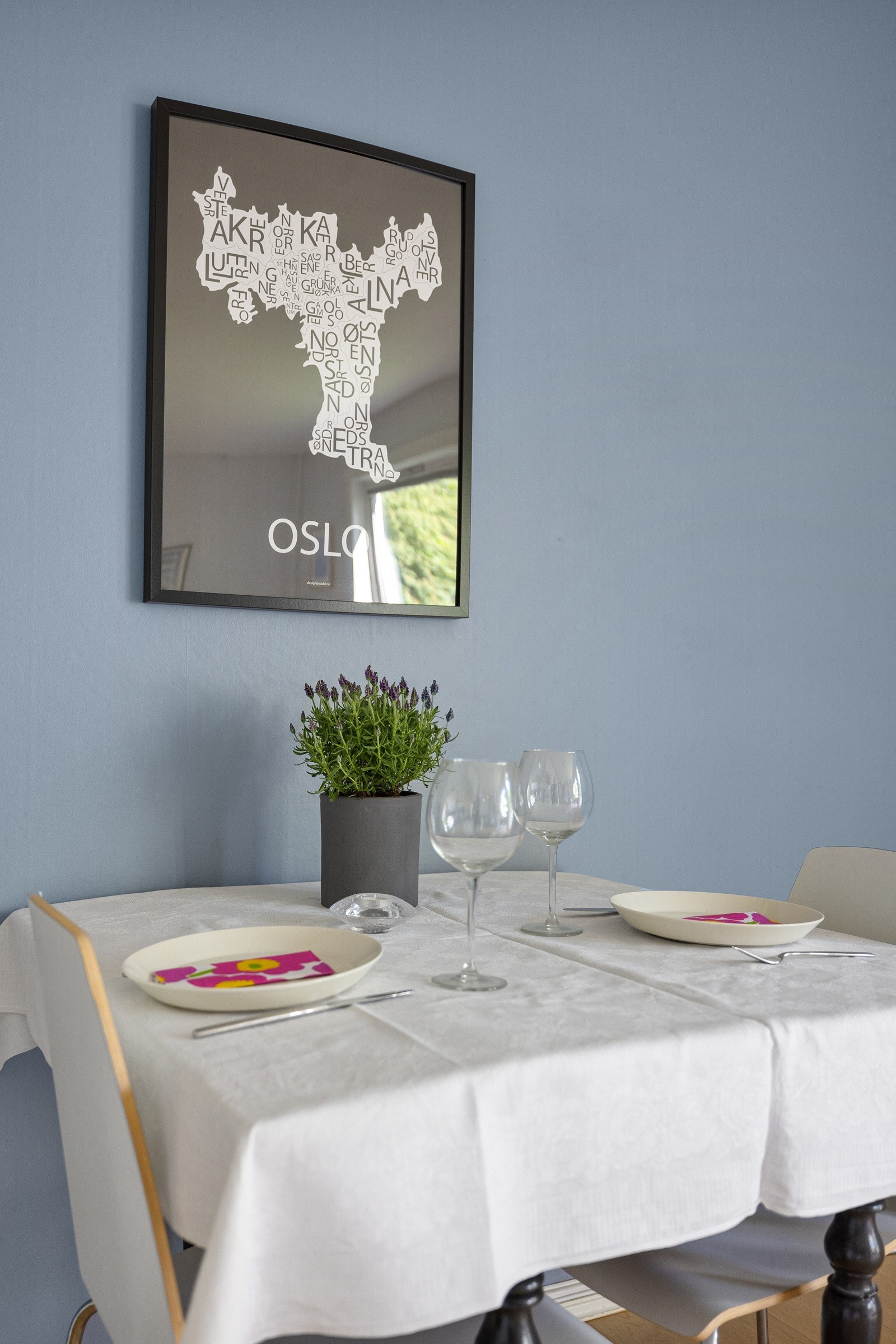 Det er plass til å innrede med et større spisebord. Galleribilde