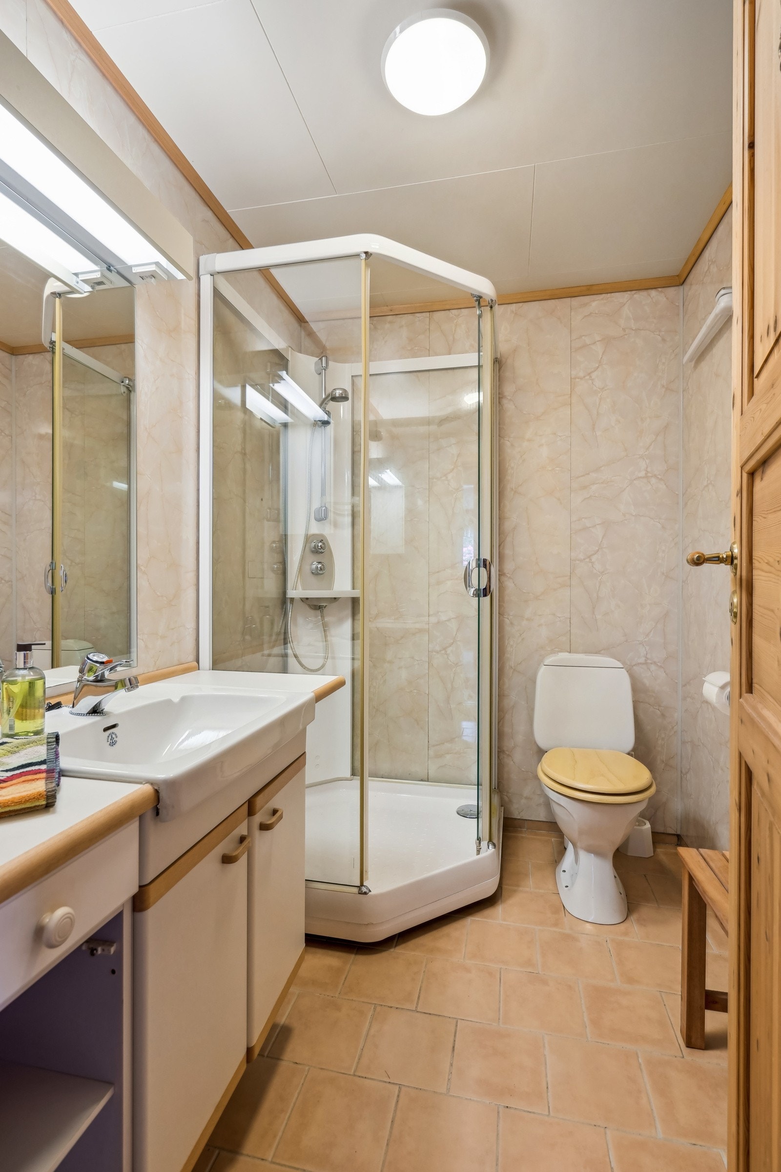 Boligen inneholder til sammen to baderom. Galleribilde