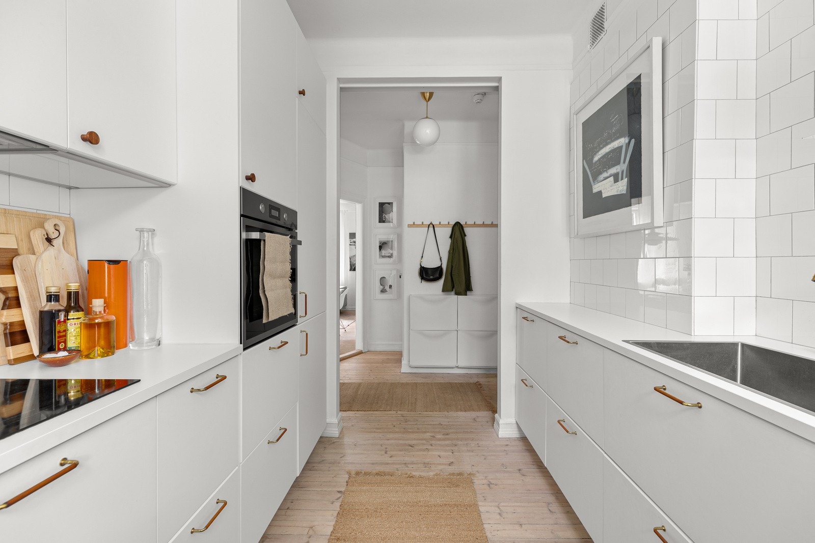 Fantastisk kjøkkeninnredning fra 2018, som setter et moderne preg på boligen Galleribilde