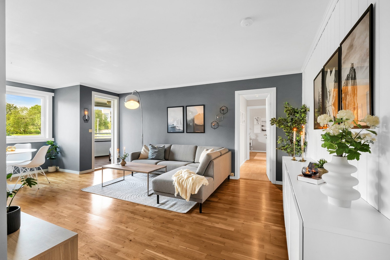 EiendomsMegler 1 v/Frank Robert Bae har gleden av å presentere en flott 3-roms leilighet beliggende i populære Brundalen! Galleribilde