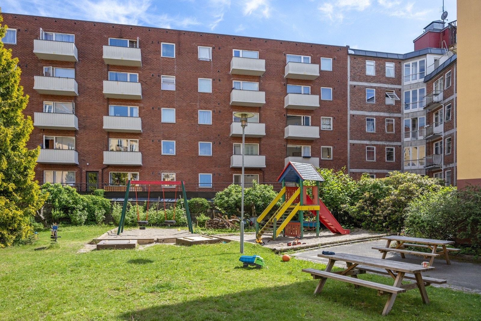 Hyggelig felles bakgård Galleribilde