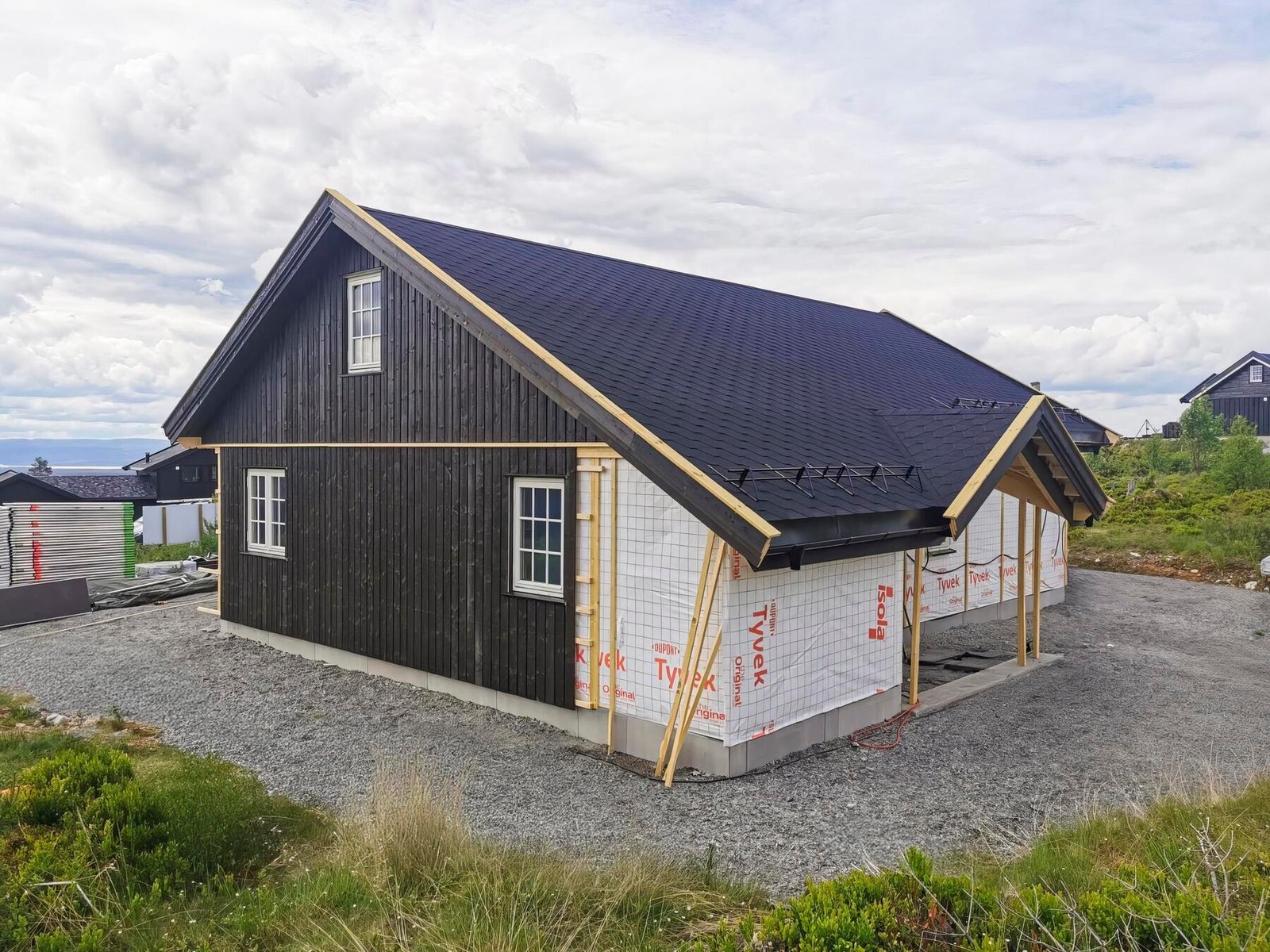 Hytta er under bygging, og er innflyttingsklar til høstferien 2024. Foto fra mai 2024 / byggeplass Galleribilde