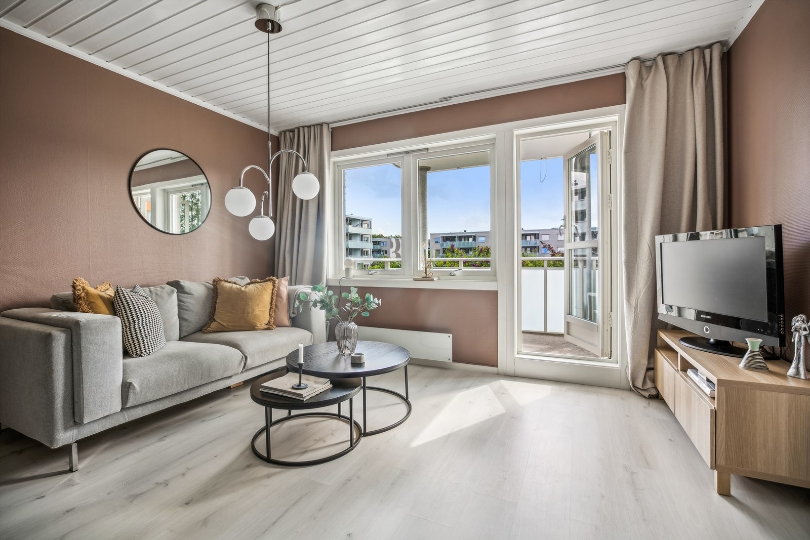 Her er det god plass til å invitere venner og familie til hyggelige sammenkomster. Galleribilde