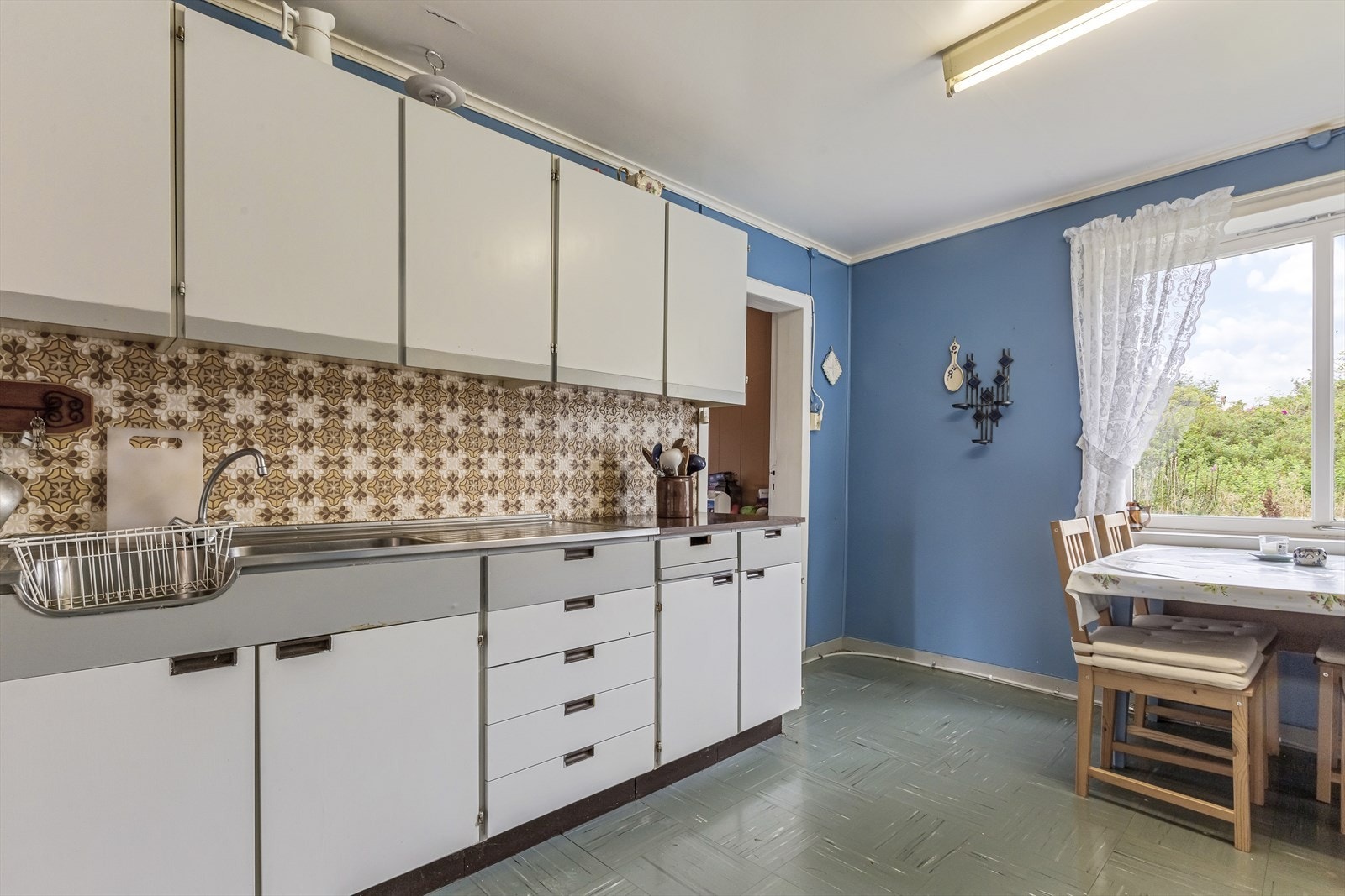 Kjøkkenet er av god størrelse på 12 kvm. Galleribilde